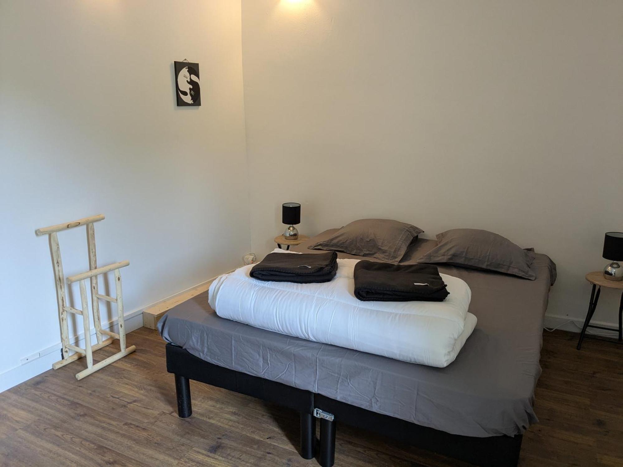Bed and Breakfast Chez Cornelia Estaing  Exterior foto
